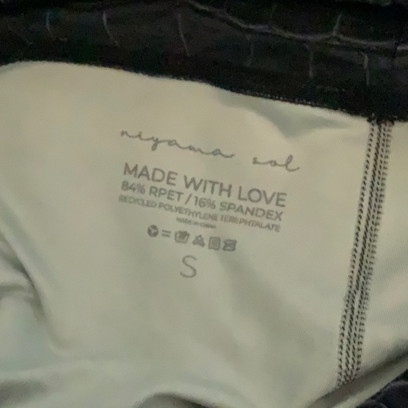 Workout shorts - Picture 3 of 3